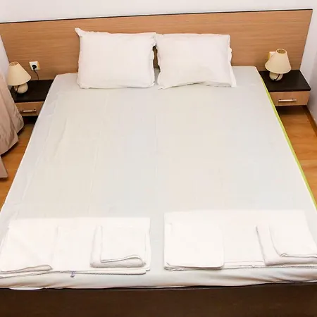 Guest Salena Aparthotel 2*